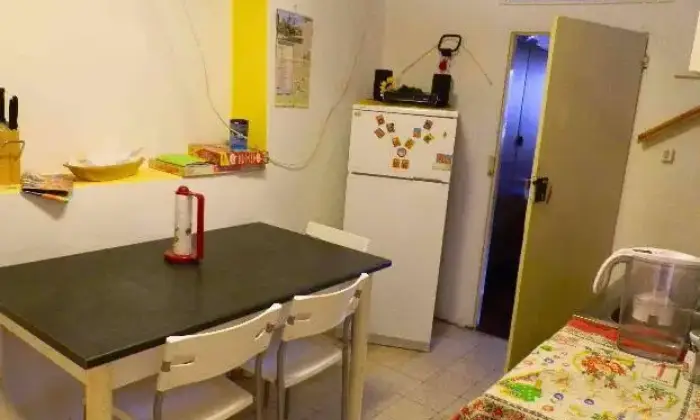 Rexer-Urbino-Posto-letto-a-studentessa-centro-storico-CUCINA