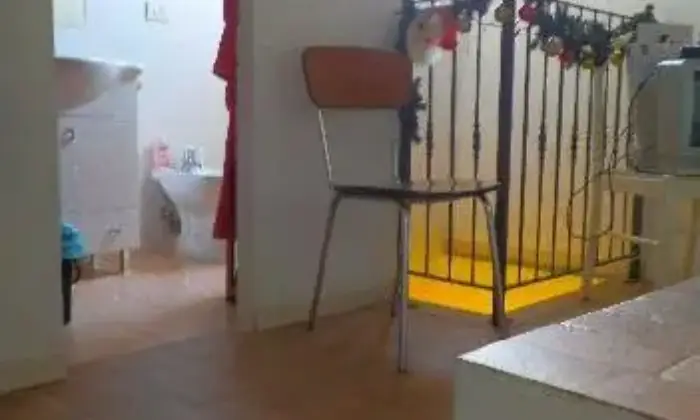 Rexer-Urbino-Posto-letto-a-studentessa-centro-storico-ALTRO