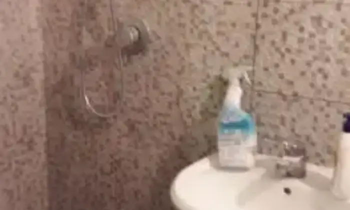 Rexer-Napoli-Camera-singola-o-doppia-completamente-autonoma-BAGNO