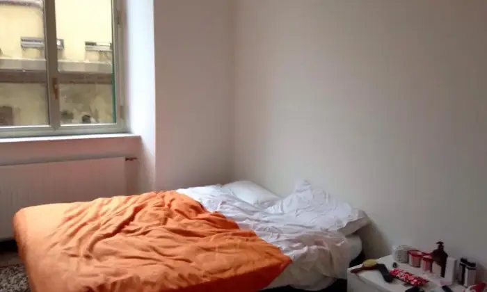 Rexer-Genova-Ampia-stanza-in-Genova-Principe-CAMERA-DA-LETTO