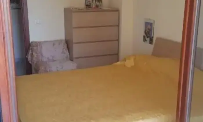 Rexer-Santa-Maria-Capua-Vetere-Trilocale-arredato-ottimo-stato-a-canone-concordato-CAMERA-DA-LETTO