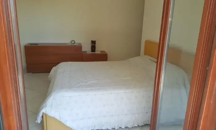 Rexer-Santa-Maria-Capua-Vetere-Trilocale-arredato-ottimo-stato-a-canone-concordato-CAMERA-DA-LETTO