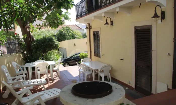 Rexer-Messina-Casa-in-villa-vicino-al-mare-e-Universit-Papardo-GIARDINO