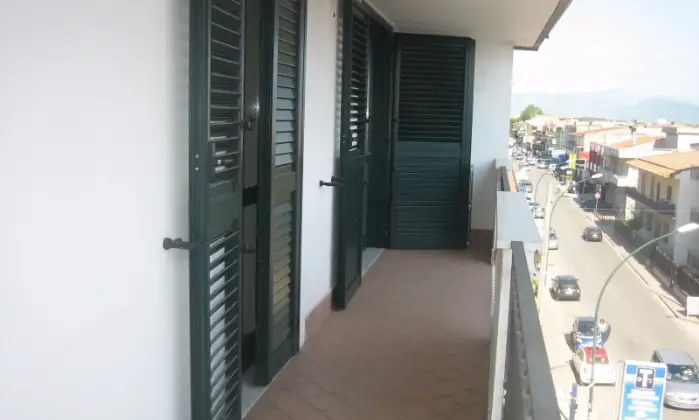 Rexer-Marcianise-Luminoso-attico-TERRAZZO