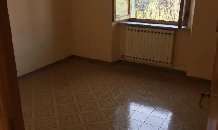 Rexer-Piazza-al-Serchio-Affittasi-CAMERA-DA-LETTO