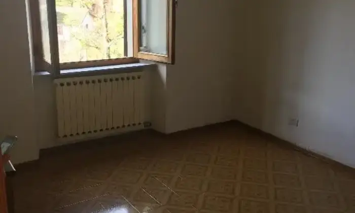 Rexer-Piazza-al-Serchio-Affittasi-CAMERA-DA-LETTO