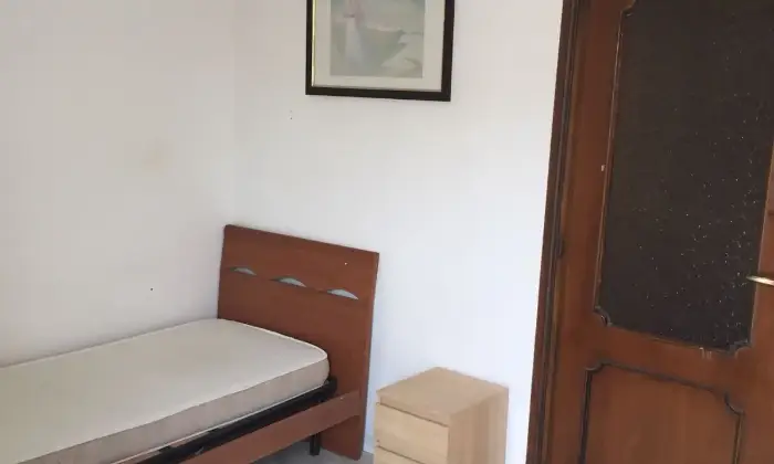 Rexer-Roma-STANZA-SINGOLA-TUSCOLANA-SUBAUGUSTA-CAMERA-DA-LETTO