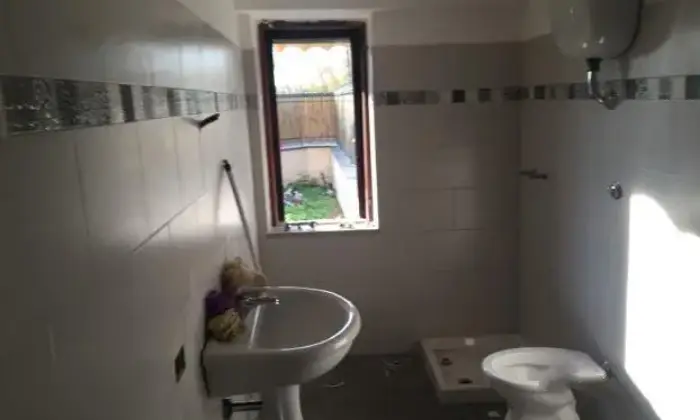 Rexer-Giugliano-in-Campania-Appartamento-in-via-Domitiana-BAGNO