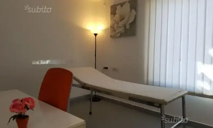 Rexer-NAPOLI-Stanza-in-studio-medico-al-Vomero-SALONE