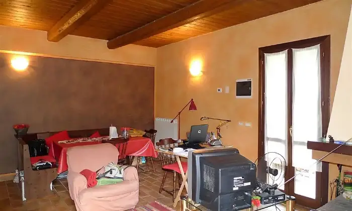 Rexer-Spoleto-Appartamento-in-zona-residenziale-a-Spoleto-SALONE