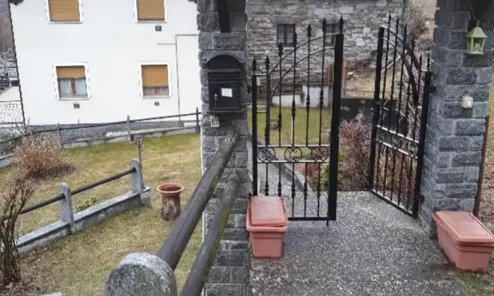 Rexer-Macugnaga-Villetta-singola-su-due-piani-ALTRO