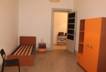 Rexer-Palermo-Affittasi-posto-letto-in-stanza-singola-a-studentesse-o-lavoratrici-max-anni-non-fumatrici-in-pieno-centro-CAMERA-DA-LETTO
