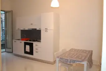 Rexer-Palermo-Affittasi-posto-letto-in-stanza-singola-a-studentesse-o-lavoratrici-max-anni-non-fumatrici-in-pieno-centro-CAMERA-DA-LETTO