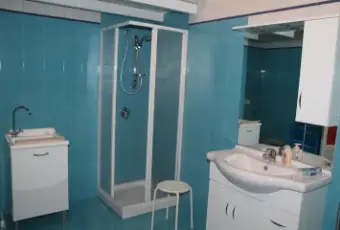 Rexer-Palermo-Affittasi-posto-letto-in-stanza-singola-a-studentesse-o-lavoratrici-max-anni-non-fumatrici-in-pieno-centro-CAMERA-DA-LETTO