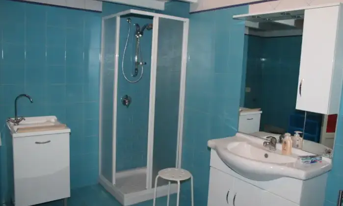 Rexer-Palermo-Affittasi-posto-letto-in-stanza-singola-a-studentesse-o-lavoratrici-max-anni-non-fumatrici-in-pieno-centro-CAMERA-DA-LETTO