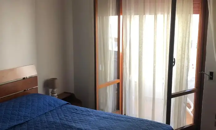 Rexer-Brindisi-BILOCALE-zona-Casale-Base-ONU-CAMERA-DA-LETTO