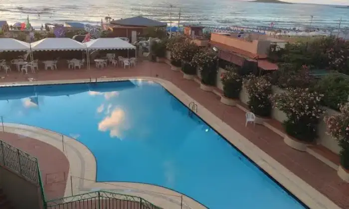 Rexer-Isola-delle-Femmine-Monovano-in-affitto-di-fronte-al-mare-Periodo-minimo-di-soggiorno-settimane-SALONE