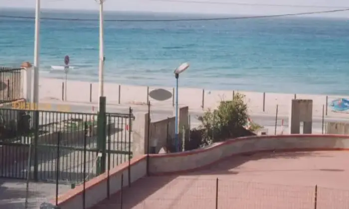 Rexer-Isola-delle-Femmine-Bivano-in-affitto-vista-mare-SALONE