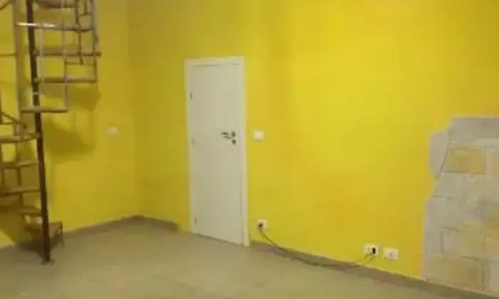 Rexer-Ragusa-Affitto-di-appartamento-su-due-piani-in-via-Grotta-DAcqua-SALONE