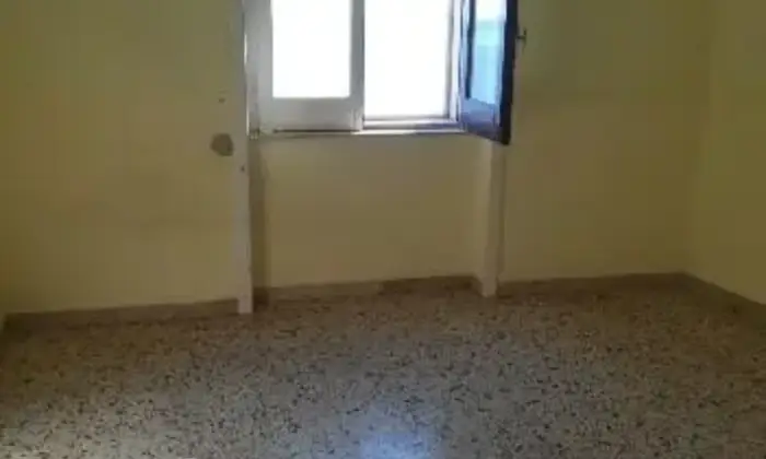 Rexer-Augusta-Luminoso-Appartamento-in-Centro-ALTRO
