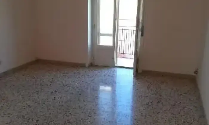 Rexer-Augusta-Luminoso-Appartamento-in-Centro-ALTRO