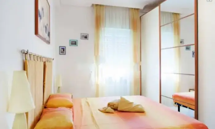 Rexer-Caltanissetta-Affitto-di-attico-in-via-Polizzi-CAMERA-DA-LETTO