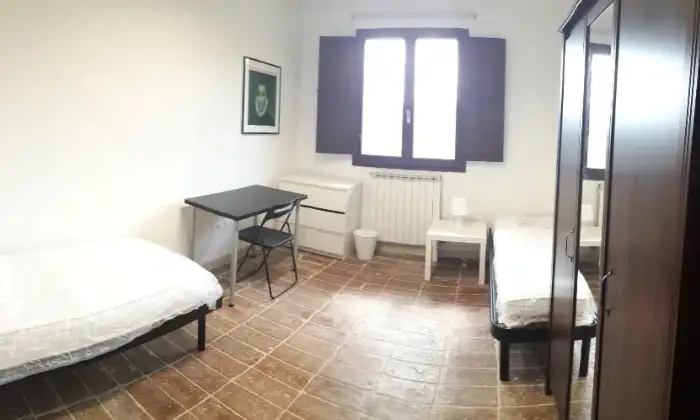 Rexer-Urbino-Bilocale-appena-ristrutturato-Urbino-CAMERA-DA-LETTO