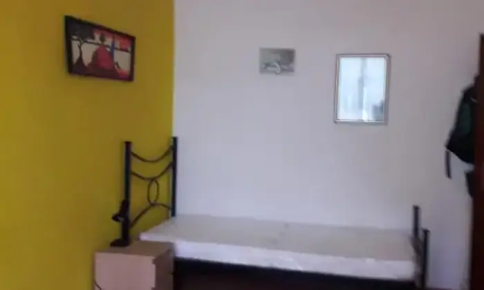 Rexer-Roma-APPARTAMENTO-CON-DUE-AMPIE-STANZE-SINGOLE-CAMERA-DA-LETTO