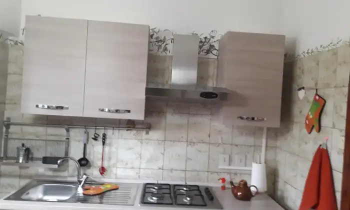 Rexer-Roma-APPARTAMENTO-CON-DUE-AMPIE-STANZE-SINGOLE-CUCINA