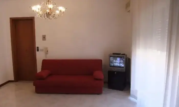 Rexer-Messina-Appartamentoterrazz-solo-studentisse-SALONE