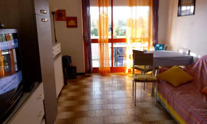 Rexer-Manfredonia-Affitto-di-bilocale-in-Via-Tramontana-Manfredonia-SALONE