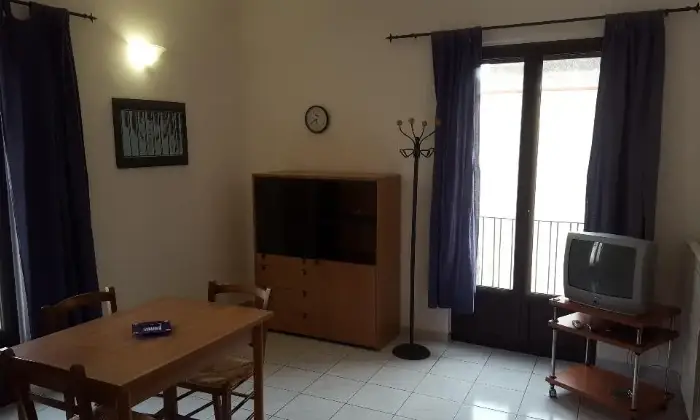 Rexer-Ragusa-Bilocale-zona-alta-SALONE