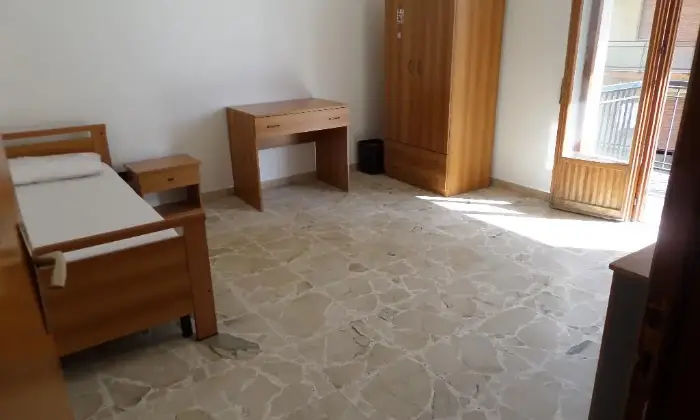 Rexer-Reggio-di-Calabria-AFFITTASI-APPARTAMENTO-A-STUDENTI-CAMERA-DA-LETTO