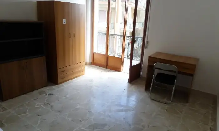 Rexer-Reggio-di-Calabria-AFFITTASI-APPARTAMENTO-A-STUDENTI-CAMERA-DA-LETTO