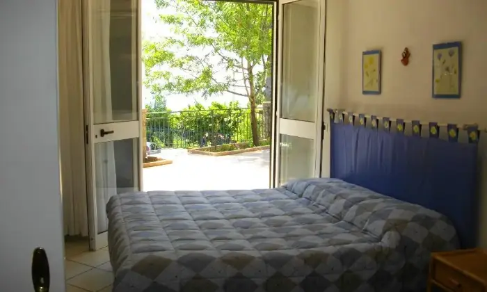Rexer-Maratea-Trilocale-in-villetta-vista-mare-CAMERA-DA-LETTO