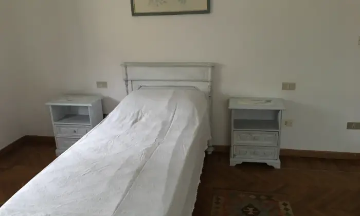 Rexer-Ancona-Appartamento-Per-StudentiLavoratori-CAMERA-DA-LETTO