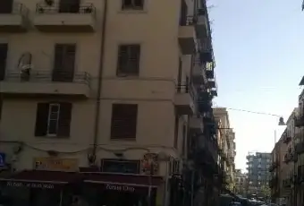 Rexer-Palermo-APPARTAMENTO-STANZE-PALERMO-VIA-N-PALMERI-ALTRO