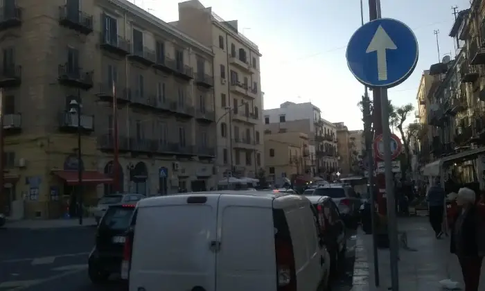 Rexer-Palermo-APPARTAMENTO-STANZE-PALERMO-VIA-N-PALMERI-ALTRO