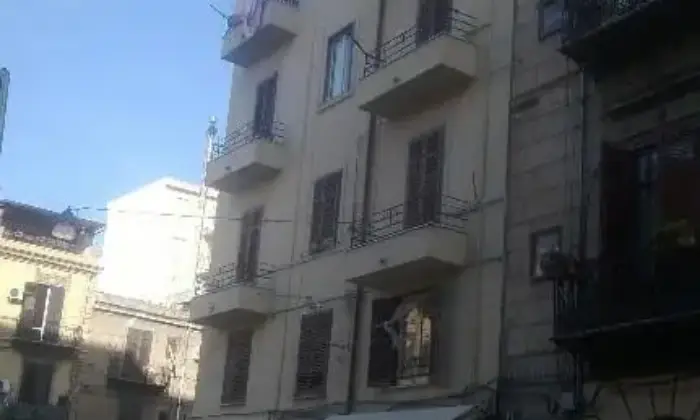 Rexer-Palermo-APPARTAMENTO-STANZE-PALERMO-VIA-N-PALMERI-ALTRO