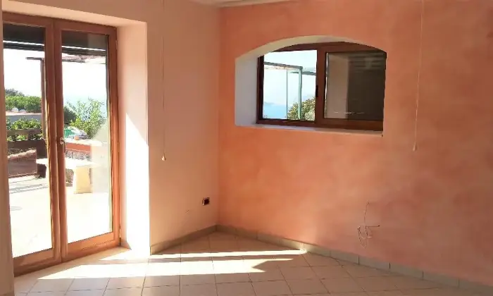 Rexer-Pozzuoli-APPARTAMENTO-IN-VILLA-SALONE