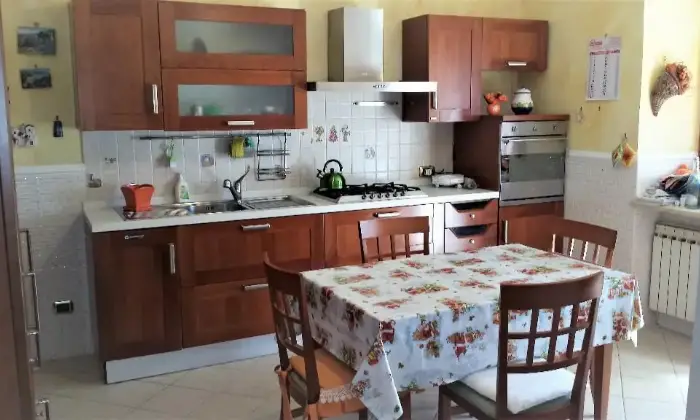 Rexer-Pozzuoli-APPARTAMENTO-IN-VILLA-CUCINA