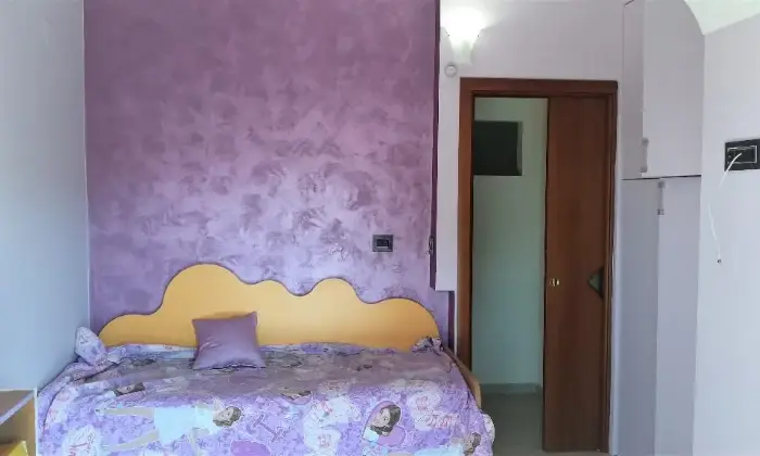 Rexer-Pozzuoli-APPARTAMENTO-IN-VILLA-CAMERA-DA-LETTO