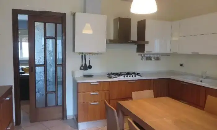 Rexer-Catania-Ampio-e-rifinito-appartamento-con-garage-in-affito-CUCINA
