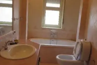 Rexer-Catania-Ampio-e-rifinito-appartamento-con-garage-in-affito-BAGNO