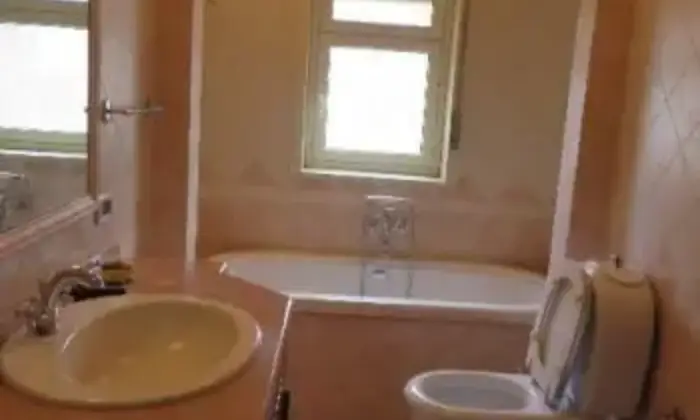 Rexer-Catania-Ampio-e-rifinito-appartamento-con-garage-in-affito-BAGNO
