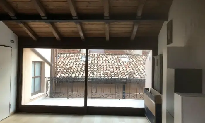 Rexer-LAquila-SPLENDIDO-ATTICO-CON-TERRAZZA-ESCLUSIVA-IN-PIAZZA-DUOMO-SALONE
