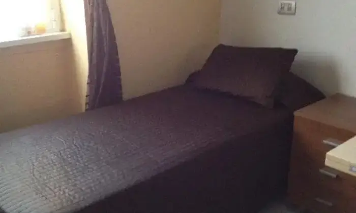 Rexer-Sesto-San-Giovanni-Posto-letto-solo-donne-CAMERA-DA-LETTO