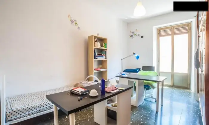Rexer-Roma-Posto-letto-in-camera-doppia-Piazza-bologna-CAMERA-DA-LETTO