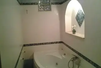 Rexer-Alcamo-Multilocale-in-affitto-BAGNO