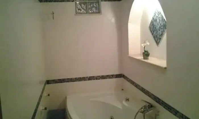 Rexer-Alcamo-Multilocale-in-affitto-BAGNO